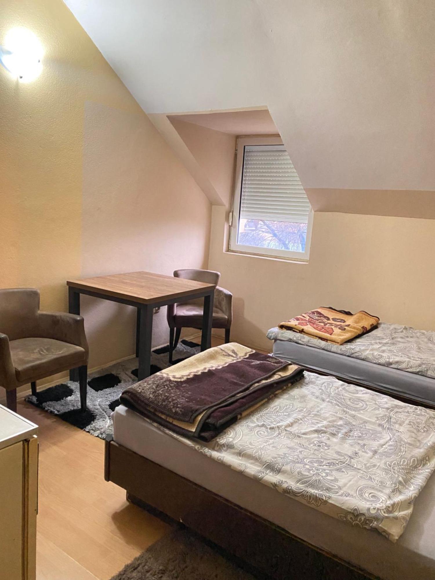 Guest House Vukovic Podgorica Bagian luar foto